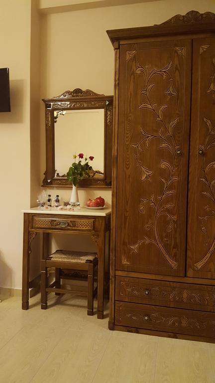 Greco Hotel Koropi Buitenkant foto